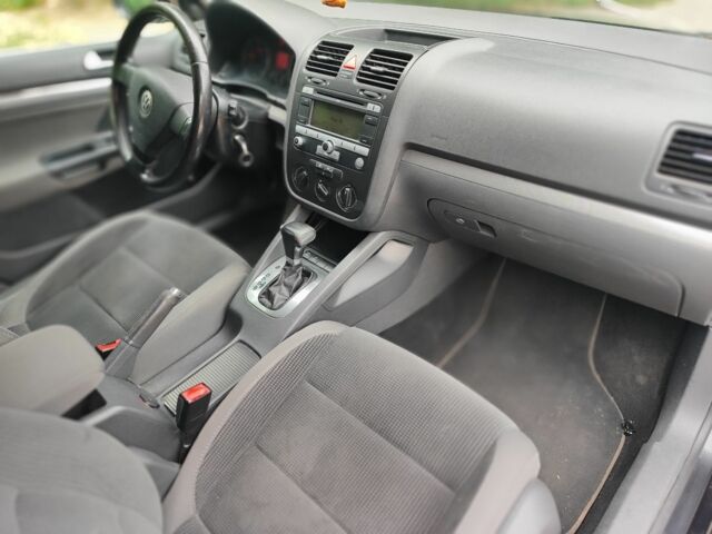 Чорний Фольксваген Гольф, об'ємом двигуна 2 л та пробігом 304 тис. км за 3300 $, фото 16 на Automoto.ua