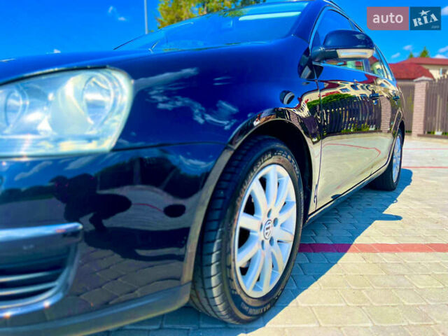 Черный Фольксваген Гольф, объемом двигателя 1.4 л и пробегом 271 тыс. км за 5850 $, фото 11 на Automoto.ua