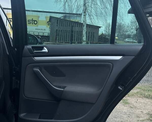 Чорний Фольксваген Гольф, об'ємом двигуна 1.4 л та пробігом 240 тис. км за 5300 $, фото 41 на Automoto.ua