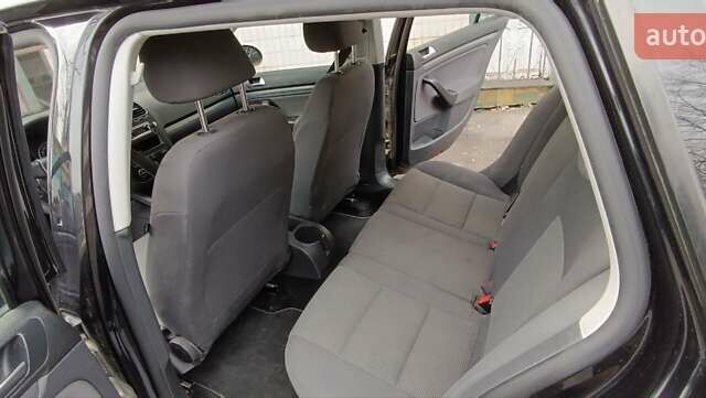 Черный Фольксваген Гольф, объемом двигателя 1.6 л и пробегом 165 тыс. км за 7200 $, фото 10 на Automoto.ua