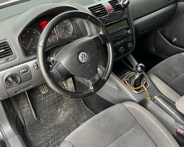 Черный Фольксваген Гольф, объемом двигателя 1.9 л и пробегом 315 тыс. км за 6750 $, фото 14 на Automoto.ua