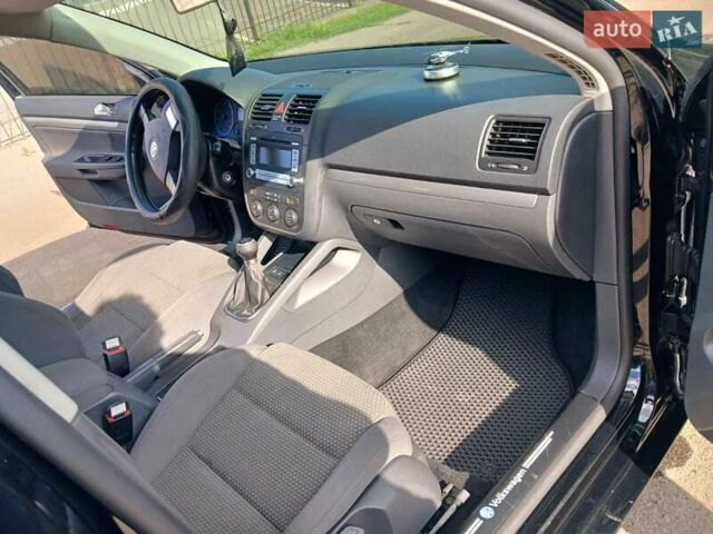 Черный Фольксваген Гольф, объемом двигателя 1.4 л и пробегом 267 тыс. км за 6500 $, фото 2 на Automoto.ua