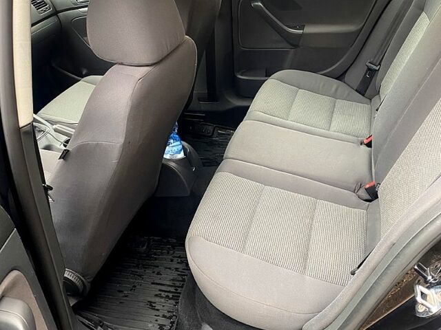 Черный Фольксваген Гольф, объемом двигателя 1.6 л и пробегом 193 тыс. км за 5900 $, фото 9 на Automoto.ua