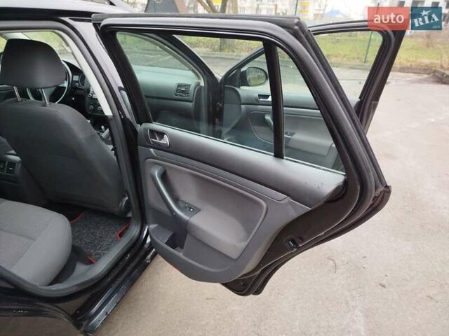 Чорний Фольксваген Гольф, об'ємом двигуна 1.6 л та пробігом 215 тис. км за 5900 $, фото 24 на Automoto.ua