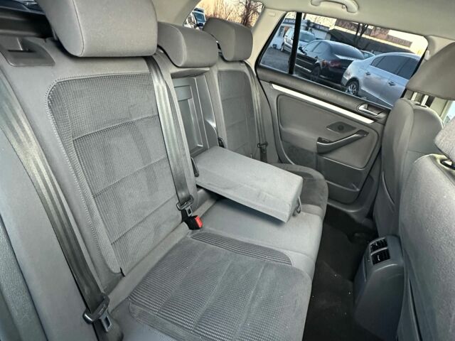 Черный Фольксваген Гольф, объемом двигателя 1.4 л и пробегом 214 тыс. км за 6700 $, фото 3 на Automoto.ua