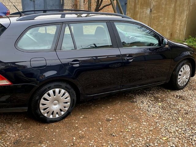 Черный Фольксваген Гольф, объемом двигателя 1.6 л и пробегом 193 тыс. км за 5900 $, фото 2 на Automoto.ua