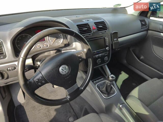 Фольксваген Гольф 2008 у Вінниці на Automoto.ua Чорний Фольксваген Гольф, об'ємом двигуна 1.39 л та пробігом 220 тис. км за 4950 $, фото 6 на Automoto.ua