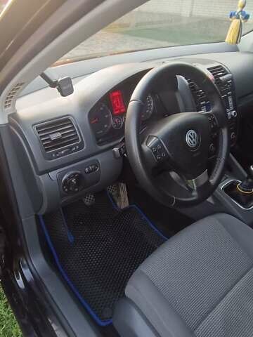 Черный Фольксваген Гольф, объемом двигателя 1.9 л и пробегом 339 тыс. км за 6000 $, фото 5 на Automoto.ua