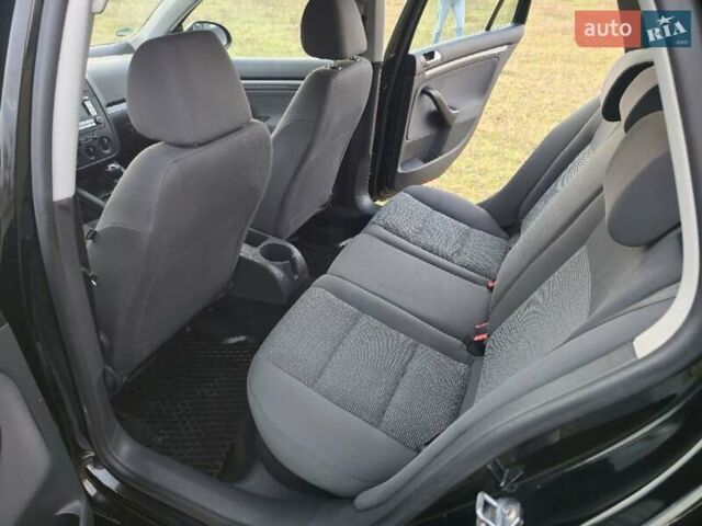 Чорний Фольксваген Гольф, об'ємом двигуна 1.6 л та пробігом 240 тис. км за 5800 $, фото 19 на Automoto.ua