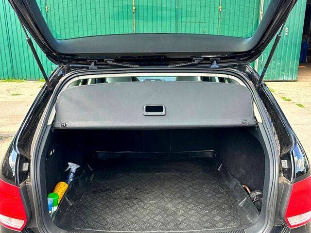 Черный Фольксваген Гольф, объемом двигателя 2 л и пробегом 181 тыс. км за 5950 $, фото 4 на Automoto.ua