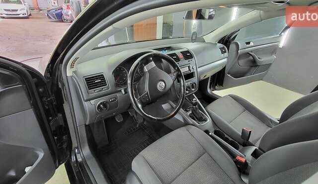 Чорний Фольксваген Гольф, об'ємом двигуна 1.6 л та пробігом 199 тис. км за 6100 $, фото 6 на Automoto.ua