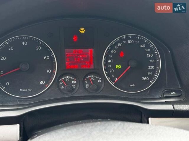 Чорний Фольксваген Гольф, об'ємом двигуна 1.4 л та пробігом 254 тис. км за 6990 $, фото 15 на Automoto.ua