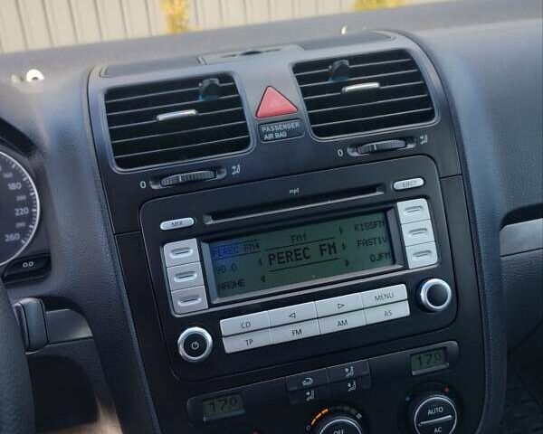Чорний Фольксваген Гольф, об'ємом двигуна 1.6 л та пробігом 250 тис. км за 6400 $, фото 19 на Automoto.ua