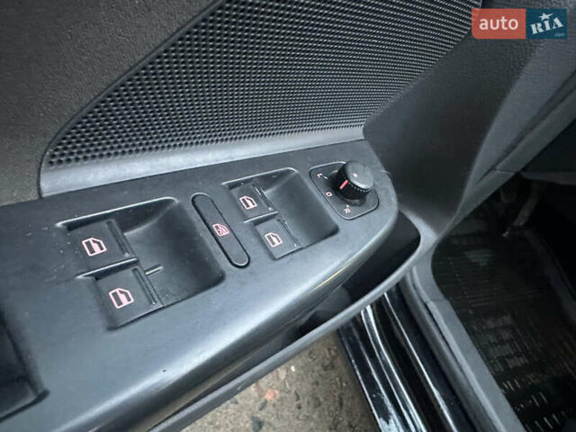 Черный Фольксваген Гольф, объемом двигателя 1.9 л и пробегом 210 тыс. км за 5000 $, фото 20 на Automoto.ua