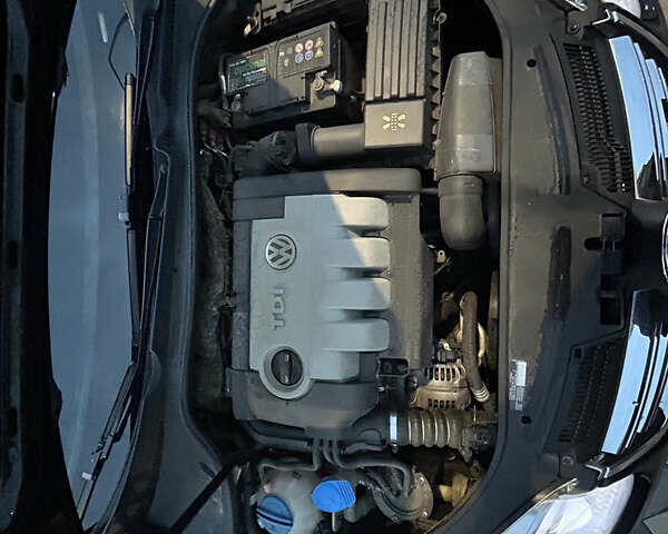 Черный Фольксваген Гольф, объемом двигателя 1.9 л и пробегом 289 тыс. км за 7450 $, фото 41 на Automoto.ua