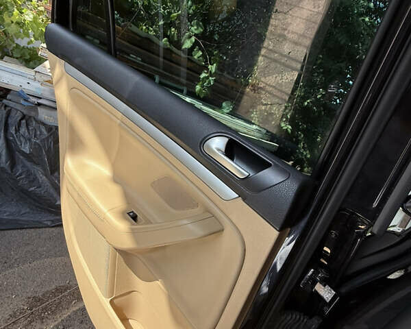 Черный Фольксваген Гольф, объемом двигателя 1.97 л и пробегом 245 тыс. км за 7300 $, фото 3 на Automoto.ua