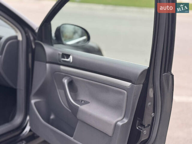 Черный Фольксваген Гольф, объемом двигателя 1.4 л и пробегом 252 тыс. км за 6700 $, фото 51 на Automoto.ua