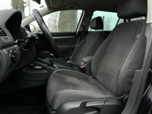 Черный Фольксваген Гольф, объемом двигателя 1.6 л и пробегом 195 тыс. км за 6800 $, фото 6 на Automoto.ua