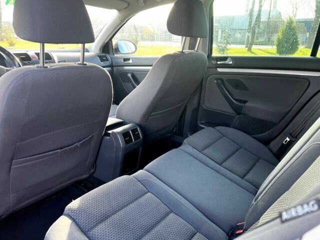 Черный Фольксваген Гольф, объемом двигателя 1.4 л и пробегом 248 тыс. км за 6500 $, фото 15 на Automoto.ua