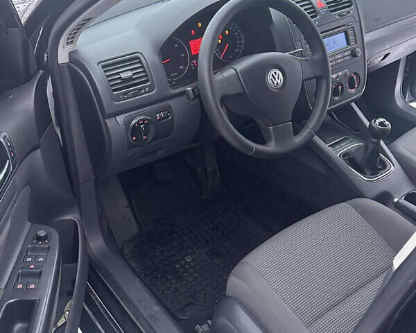 Черный Фольксваген Гольф, объемом двигателя 1.9 л и пробегом 261 тыс. км за 6800 $, фото 11 на Automoto.ua