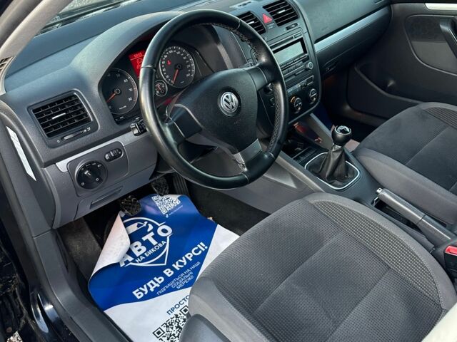 Черный Фольксваген Гольф, объемом двигателя 1.4 л и пробегом 214 тыс. км за 6700 $, фото 12 на Automoto.ua