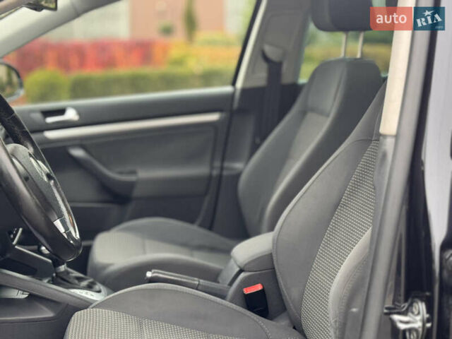 Черный Фольксваген Гольф, объемом двигателя 1.4 л и пробегом 252 тыс. км за 6700 $, фото 35 на Automoto.ua