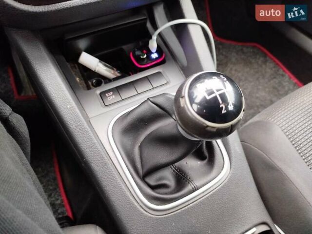 Чорний Фольксваген Гольф, об'ємом двигуна 1.6 л та пробігом 215 тис. км за 5900 $, фото 31 на Automoto.ua