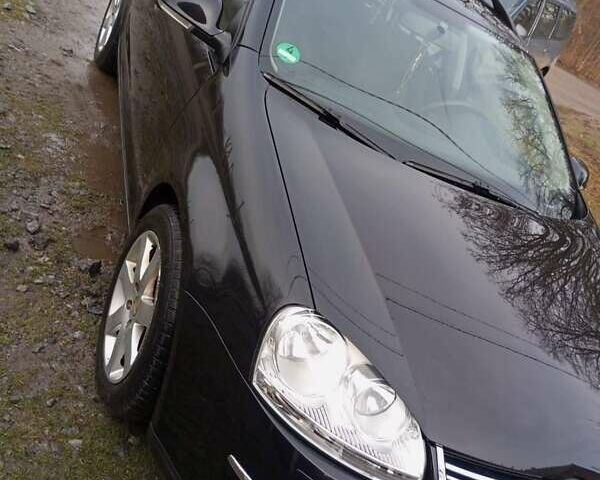 Черный Фольксваген Гольф, объемом двигателя 1.6 л и пробегом 165 тыс. км за 7200 $, фото 2 на Automoto.ua