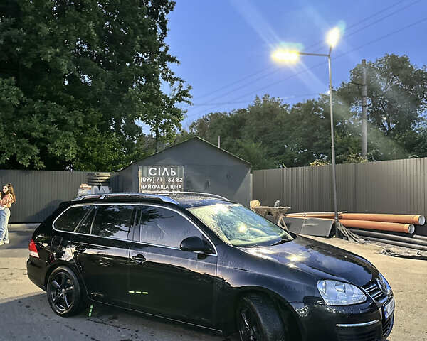 Черный Фольксваген Гольф, объемом двигателя 1.39 л и пробегом 196 тыс. км за 6700 $, фото 4 на Automoto.ua