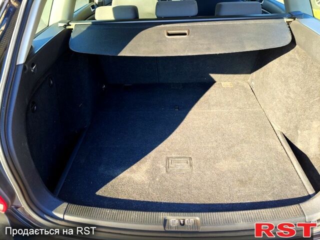 Черный Фольксваген Гольф, объемом двигателя 1.6 л и пробегом 234 тыс. км за 6500 $, фото 3 на Automoto.ua