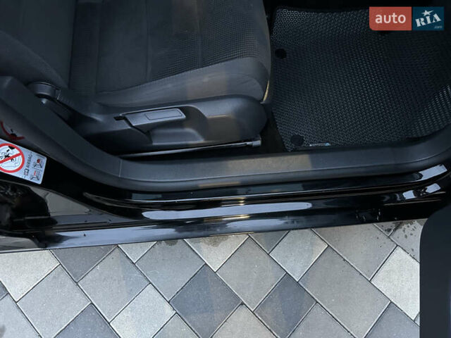 Черный Фольксваген Гольф, объемом двигателя 1.9 л и пробегом 289 тыс. км за 7450 $, фото 28 на Automoto.ua