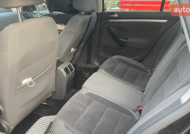 Чорний Фольксваген Гольф, об'ємом двигуна 1.6 л та пробігом 215 тис. км за 7500 $, фото 3 на Automoto.ua