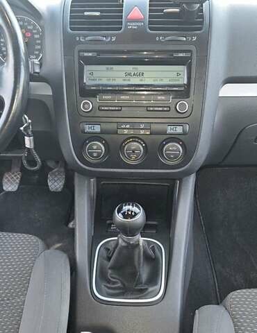 Черный Фольксваген Гольф, объемом двигателя 1.39 л и пробегом 201 тыс. км за 4700 $, фото 13 на Automoto.ua