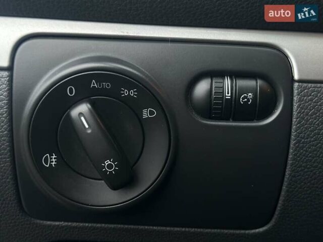 Чорний Фольксваген Гольф, об'ємом двигуна 1.4 л та пробігом 240 тис. км за 5300 $, фото 29 на Automoto.ua