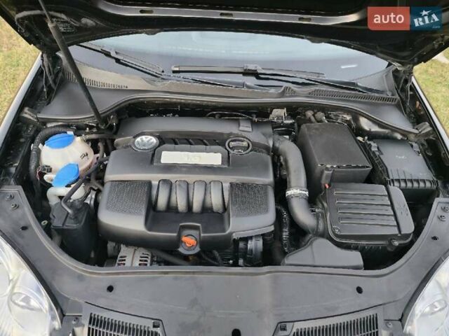 Чорний Фольксваген Гольф, об'ємом двигуна 1.6 л та пробігом 240 тис. км за 5800 $, фото 16 на Automoto.ua