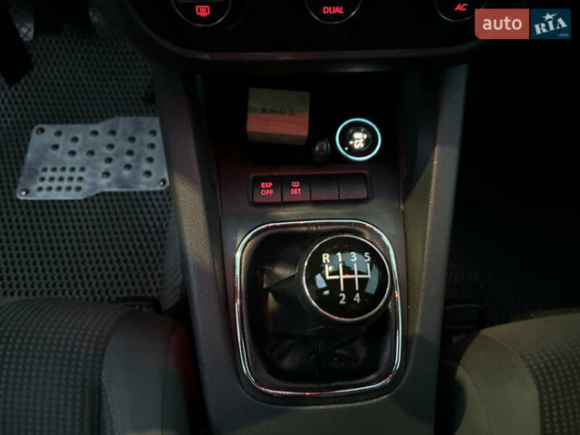 Черный Фольксваген Гольф, объемом двигателя 1.9 л и пробегом 289 тыс. км за 7450 $, фото 37 на Automoto.ua