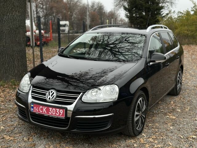 Черный Фольксваген Гольф, объемом двигателя 1.6 л и пробегом 195 тыс. км за 6800 $, фото 2 на Automoto.ua