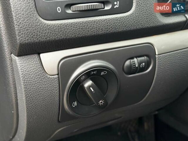 Чорний Фольксваген Гольф, об'ємом двигуна 1.4 л та пробігом 254 тис. км за 6990 $, фото 12 на Automoto.ua