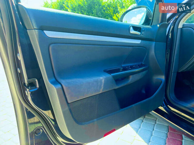 Черный Фольксваген Гольф, объемом двигателя 1.4 л и пробегом 271 тыс. км за 5850 $, фото 24 на Automoto.ua