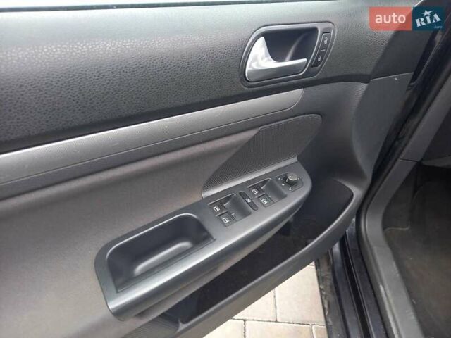 Чорний Фольксваген Гольф, об'ємом двигуна 1.4 л та пробігом 226 тис. км за 5500 $, фото 23 на Automoto.ua