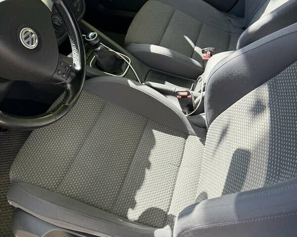 Фольксваген Гольф 2008 в Александрие на Automoto.ua Черный Фольксваген Гольф, объемом двигателя 1.4 л и пробегом 138 тыс. км за 6500 $, фото 6 на Automoto.ua