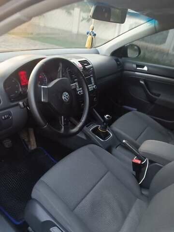 Черный Фольксваген Гольф, объемом двигателя 1.9 л и пробегом 339 тыс. км за 6000 $, фото 4 на Automoto.ua