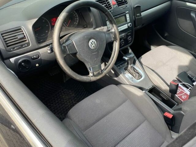 Черный Фольксваген Гольф, объемом двигателя 2 л и пробегом 232 тыс. км за 2400 $, фото 7 на Automoto.ua