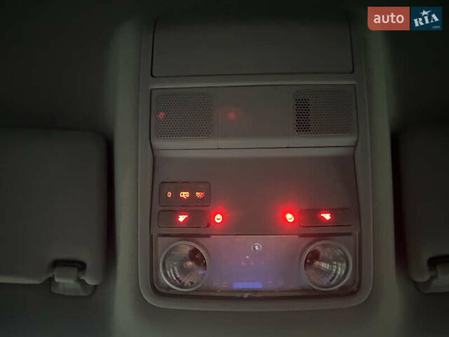 Черный Фольксваген Гольф, объемом двигателя 1.9 л и пробегом 289 тыс. км за 7450 $, фото 38 на Automoto.ua