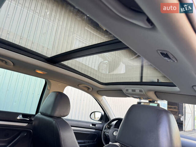 Чорний Фольксваген Гольф, об'ємом двигуна 1.4 л та пробігом 190 тис. км за 7950 $, фото 45 на Automoto.ua