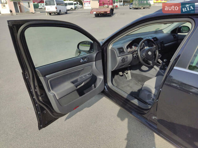 Фольксваген Гольф 2008 у Вінниці на Automoto.ua Чорний Фольксваген Гольф, об'ємом двигуна 1.39 л та пробігом 220 тис. км за 4950 $, фото 4 на Automoto.ua