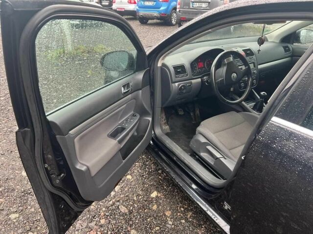 Черный Фольксваген Гольф, объемом двигателя 1.4 л и пробегом 202 тыс. км за 6500 $, фото 5 на Automoto.ua