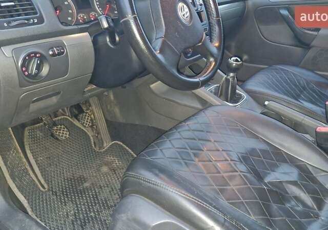 Черный Фольксваген Гольф, объемом двигателя 1.6 л и пробегом 299 тыс. км за 5200 $, фото 3 на Automoto.ua