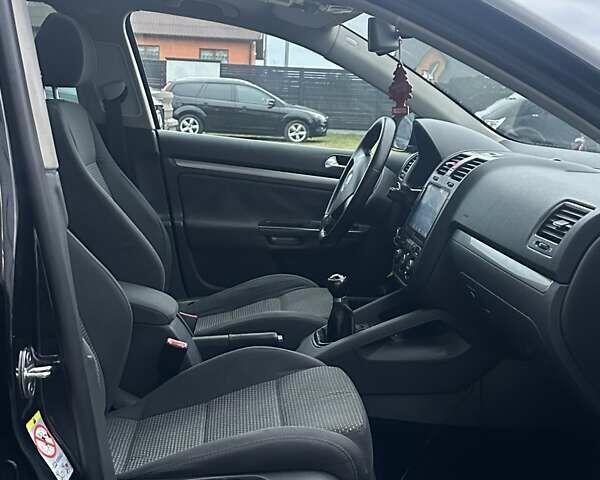 Чорний Фольксваген Гольф, об'ємом двигуна 1.4 л та пробігом 240 тис. км за 5300 $, фото 34 на Automoto.ua