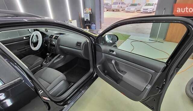 Чорний Фольксваген Гольф, об'ємом двигуна 1.6 л та пробігом 199 тис. км за 6100 $, фото 10 на Automoto.ua